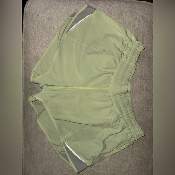 Hotty Hot Low Rise 4” Short - Picture 2 of 2